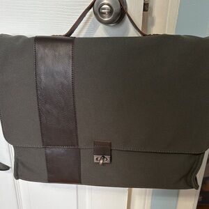 Elegant Brown Leather Men's Bag